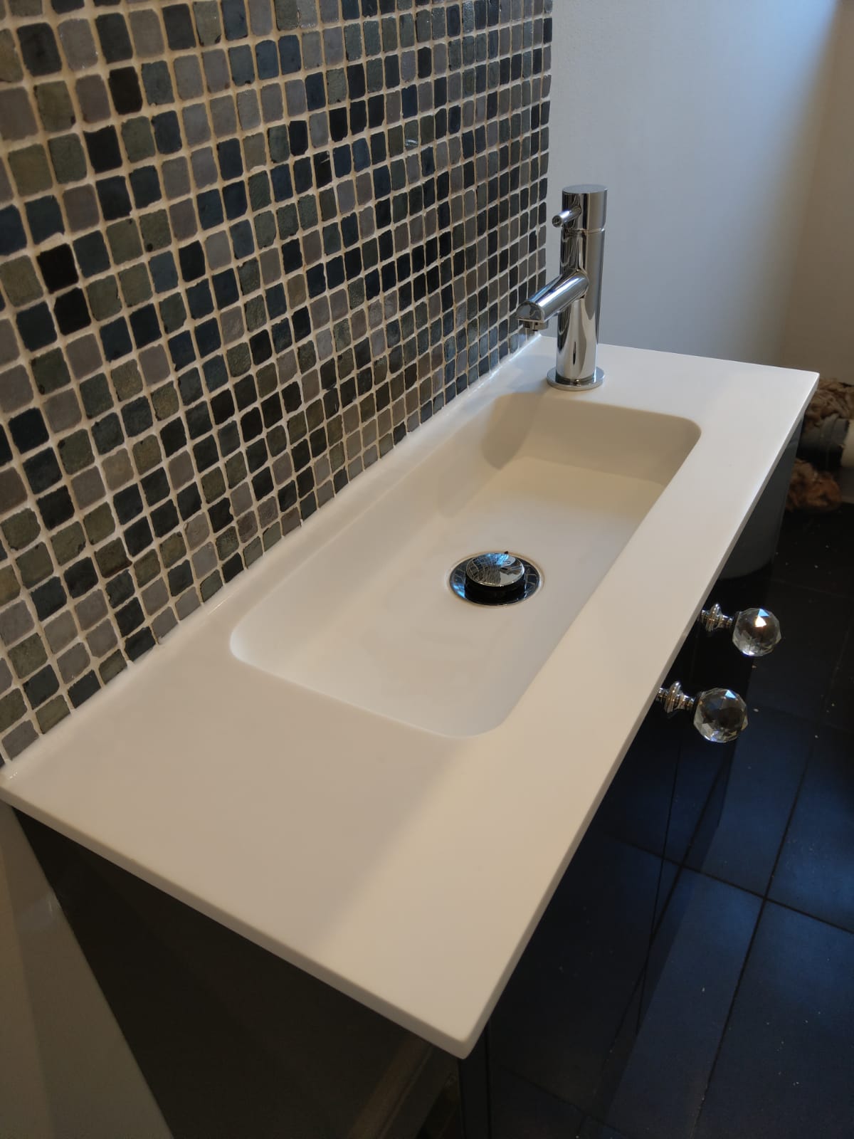 Advantages of Corian vanity sink units NJ Design Ltd